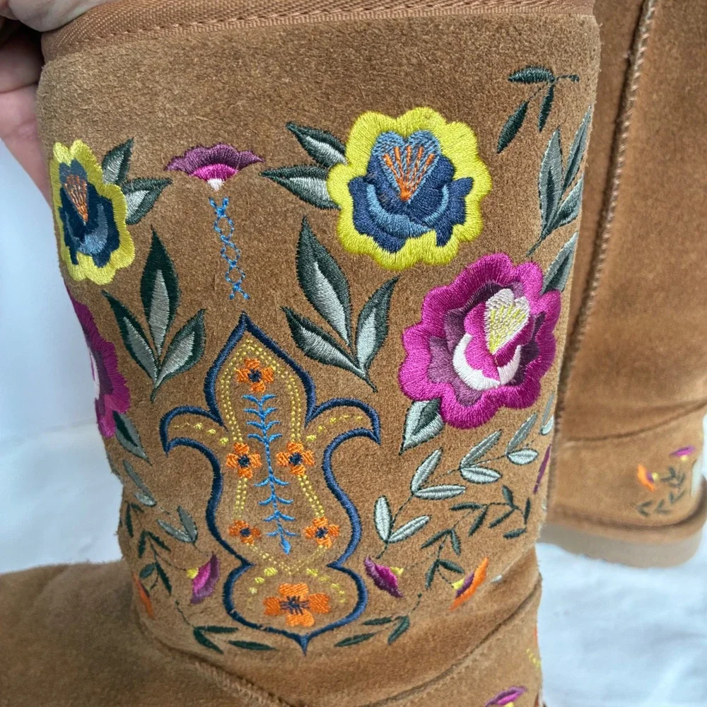 Y2K UGG Boots Juliette Floral Embroidered Chestnut Suede Winter Lined Size US 6